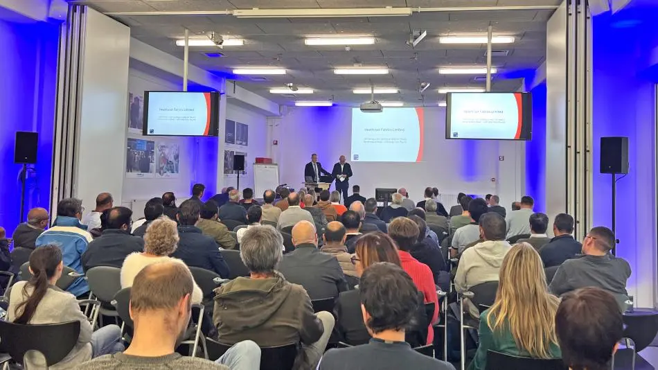 Picanol's captivating keynote session with Peter Hill of Heathcoat Fabrics