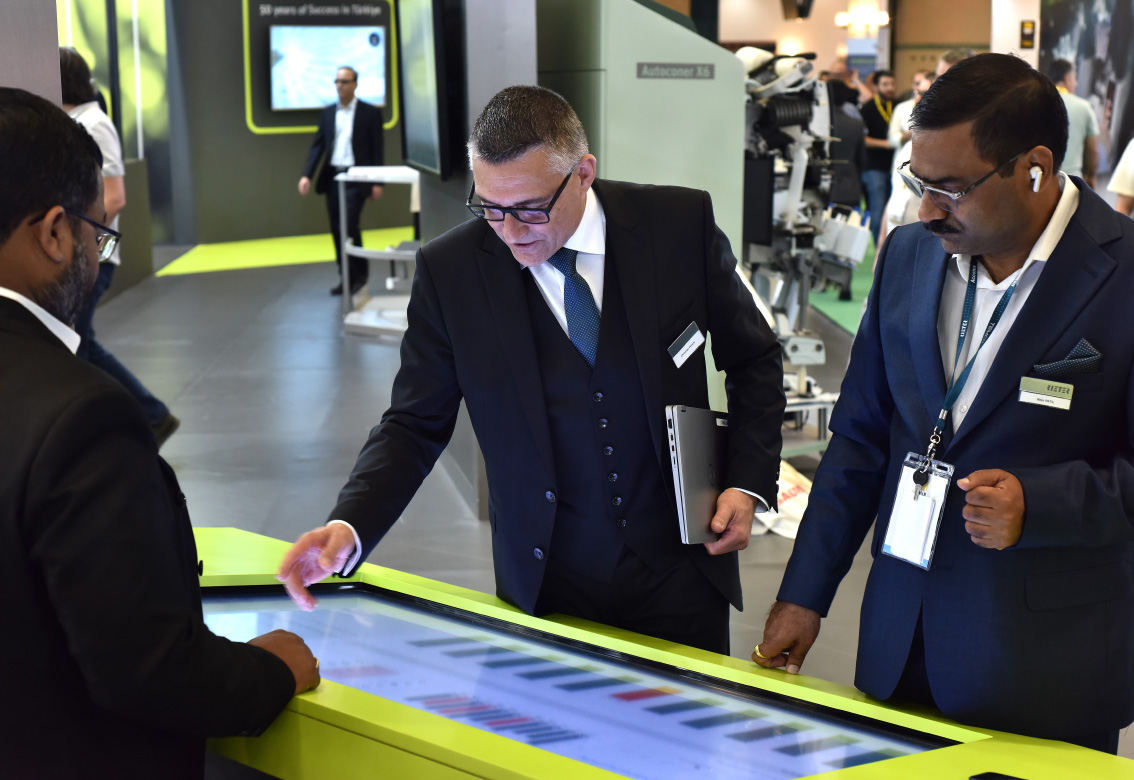 Global textile industry professionals at ITM exhibition