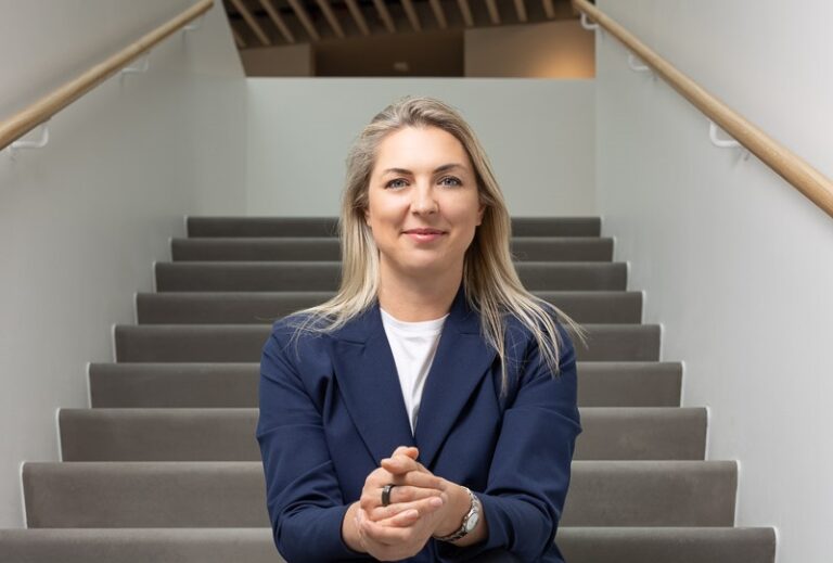 Aļesja Kirčenko leading Epson Riga hub
