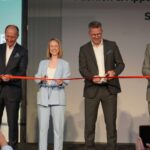 From left to right: Karl Josef Mayer (representative of the Karl Mayer family and Member of the Supervisory Board), Melanie Bergmann (Senior Manager Textile Innovation), Lutz Wolf (CEO), and Sascha Müller (Global Head of Textile Innovation) officially open the TEXTILE INNOVATION CENTER
